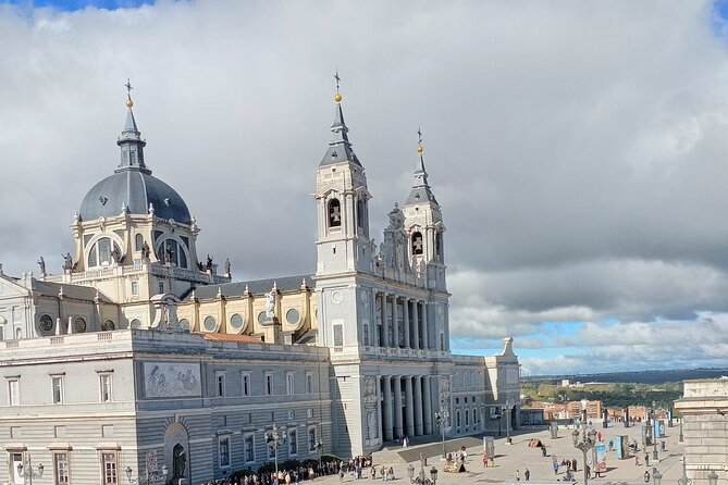 Madrid in Tuk Tuk with Local Guide Included - What the Two to Three Hours Feel Like