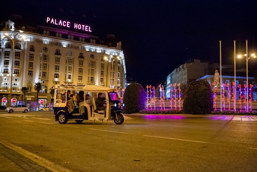 Madrid: Private Christmas Lights Tour by Eco Tuk-Tuk - Plaza de Colón and the National Library