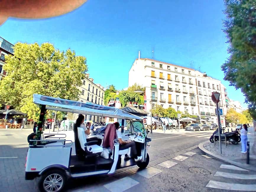 Madrid: Private Tuk-Tuk Tour Highlights - Why an electric tuk-tuk works well in the old town