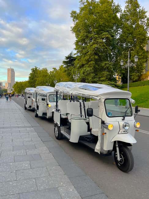 Madrid: Private Tuk Tuk Tour with Expert Guide and Panoramic Views - Plaza Mayor, San Miguel Market, and La Latina