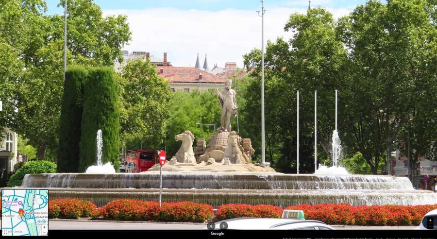 Madrid: Tour with Tuk Tuk Zero: Bernabéu and the Golden Mile. 1h 15min - Puerta de Alcalá and Retiro Park