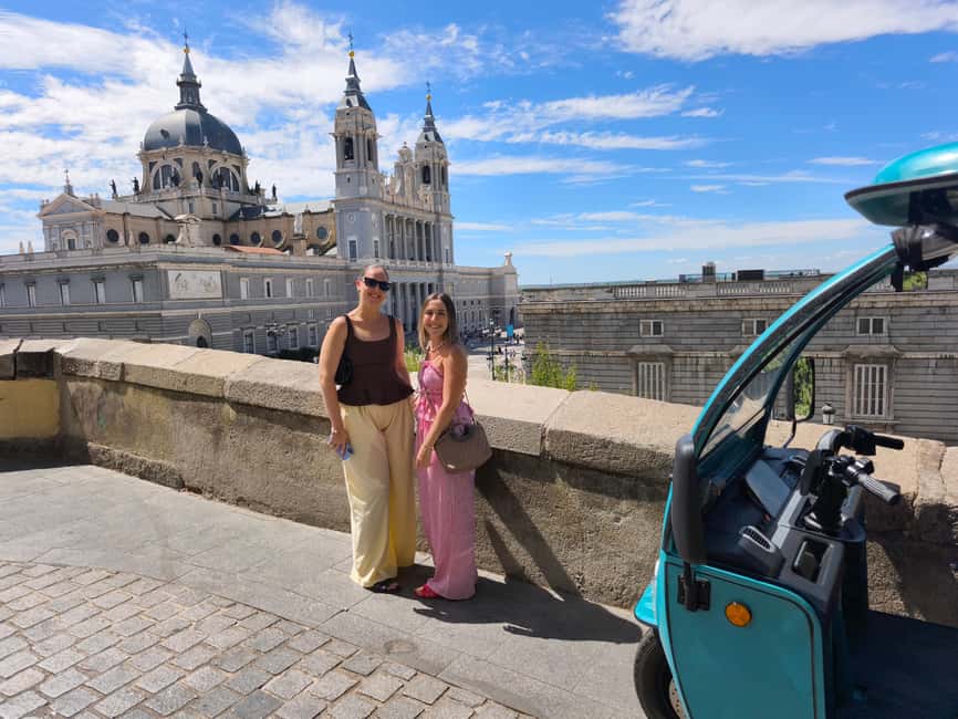 Madrid: Tuk Tuk Tour of the Historic Heart and Gran Vía. 1h 15min - Santa Ana and the Congress of Deputies