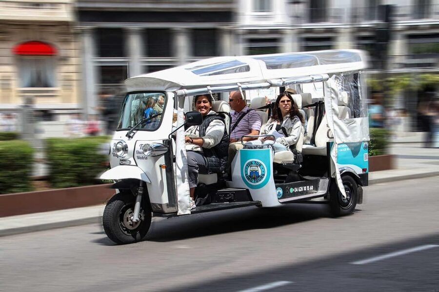 Madrid Tuk Tuk Welcoming Tour - Atocha, Retiro, and the grand eastern side of Madrid