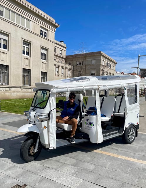 Malaga: VIP private Tuk Tuk tour - From Muelle Dos to La Malagueta Beach