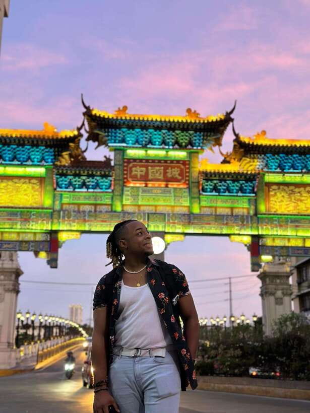 Manila: Chinatown Nighttime Tour by Tuk-Tuk - Binondo Church sets the tone