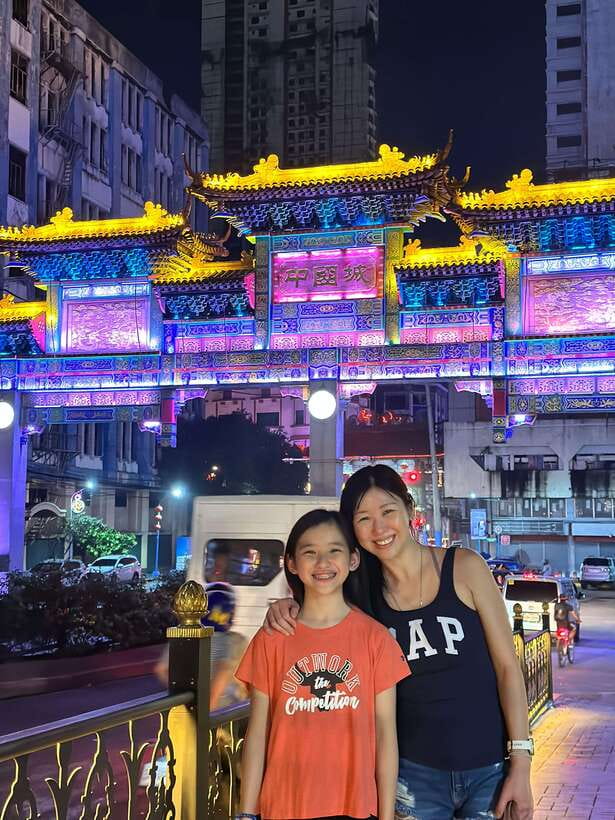 Manila: Chinatown Nighttime Tour by Tuk-Tuk - Ongpin Street by tuk-tuk