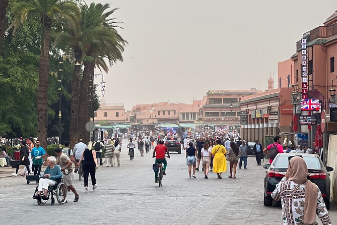 Marrakech Private Tuk Tuk Tour with Expert Guide - Bahia Palace and the first major admission fee