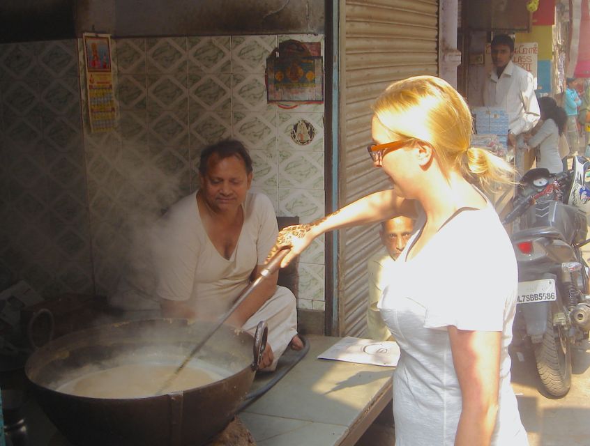 Masterji Kee Haveli-Rickshaw ride, Food& Cultural experience - Markets and conversations with local residents