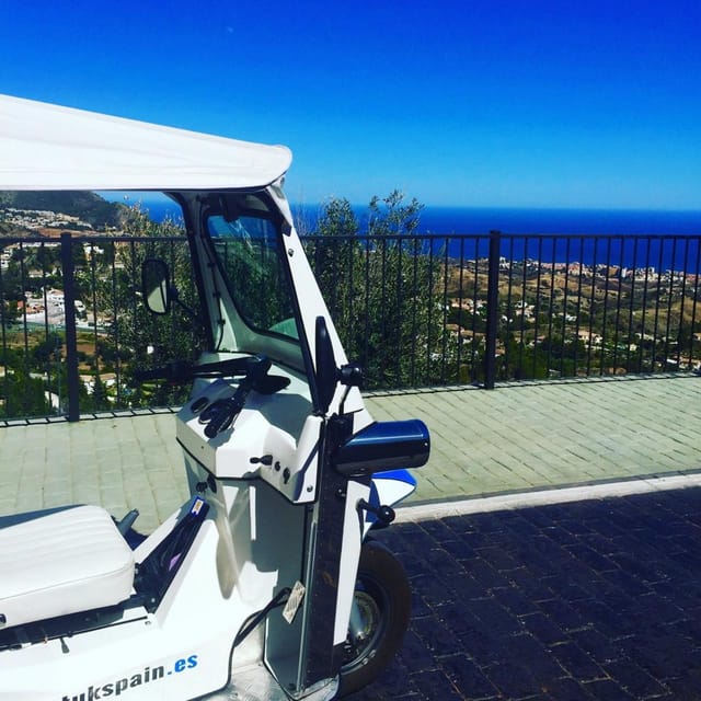 Mijas: Panoramic city tour with an electric Tuk Tuk - The final 10 minutes back to the monument