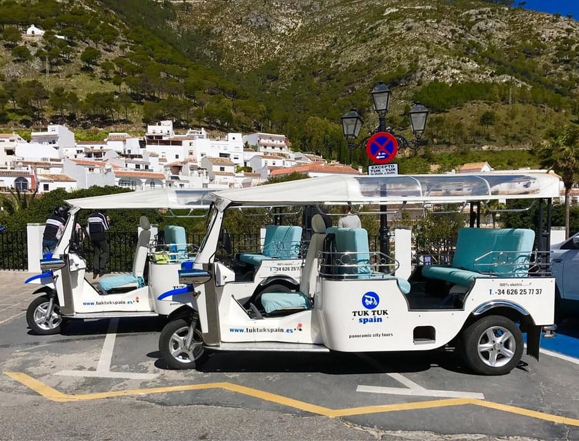 Mijas: Panoramic city tour with an electric Tuk Tuk - The first 15 minutes: getting your bearings