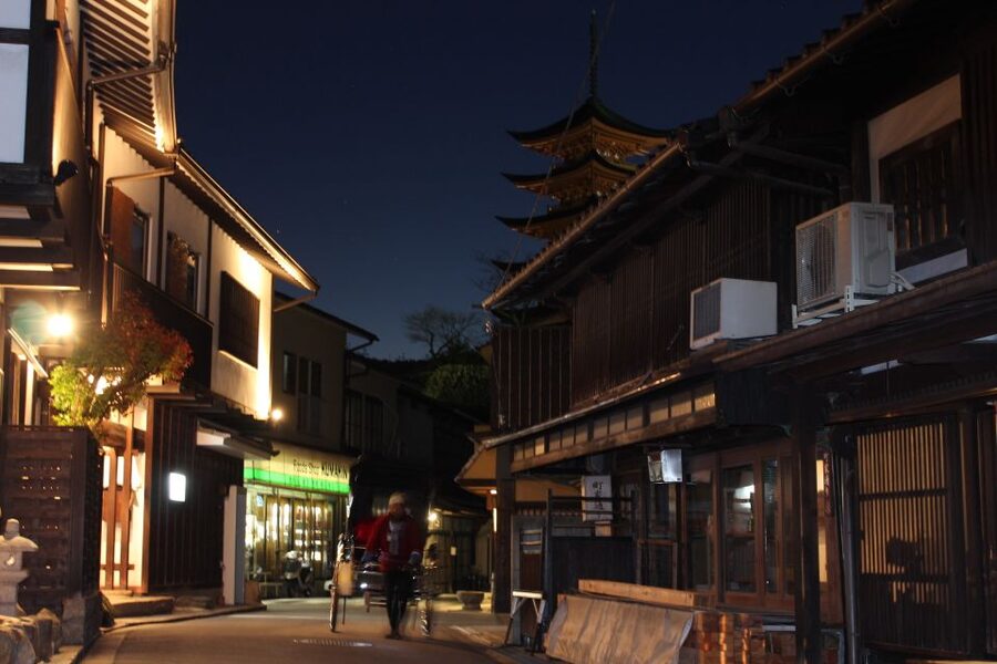 Miyajima: Private Rickshaw Tour to Itsukushima Shrine - Deer, photos, and the small touches