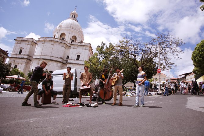 Mon Ami Vadio - Lisbon Old City Private Tuk Tuk Tour - The private guide makes the short format work