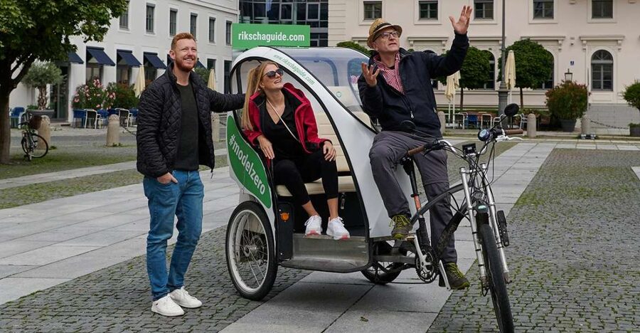 Munich: City Highlights Rickshaw Tour - Choosing between one, 2.5, and five hours