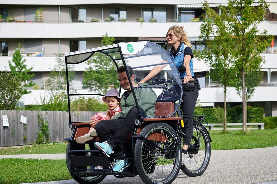 Munich: Day-rent rickshaw and explore Munich yourself - How the day works without a guide