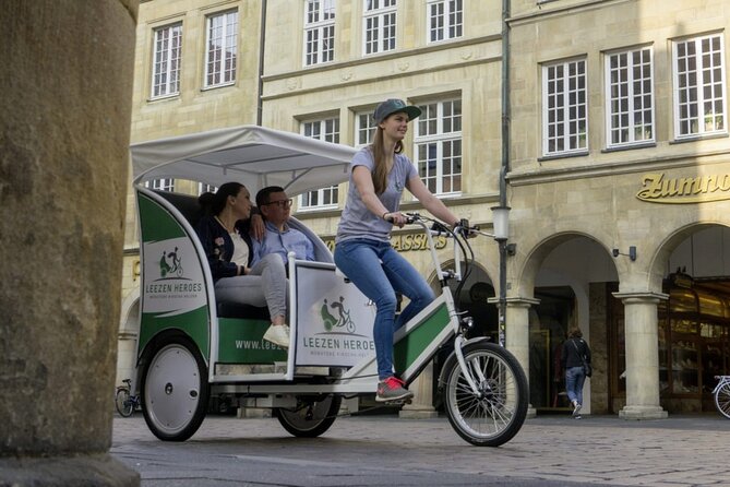 Münster Unpacked Tour : Rickshaw City Tour with Guide - Schloss Münster and the castle garden
