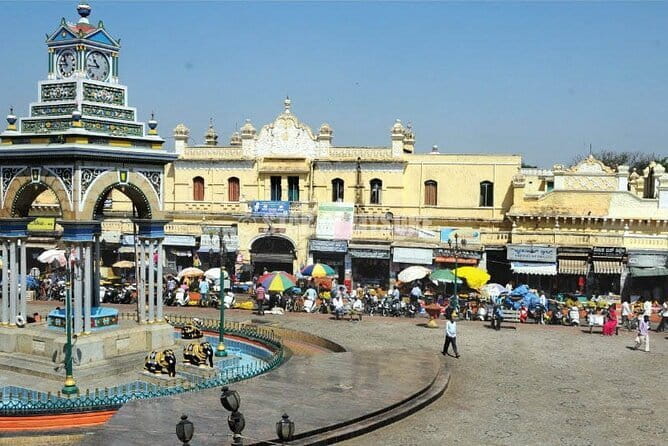 Mysore Tuk-Tuk Tours - Chamundi Hills and the city panorama