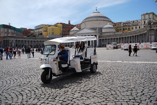 Naples in Tuk Tuk between Panoramas and History and Street Food - The Spanish Quarters and the Maradona mural