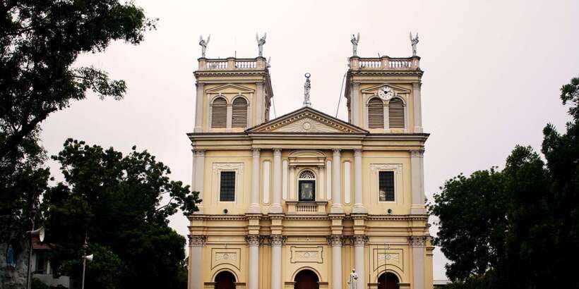 Negombo: Fishing Village Highlights Private Tour by Tuk Tuk - Angurukaramulla Temple and centuries of Buddhist art