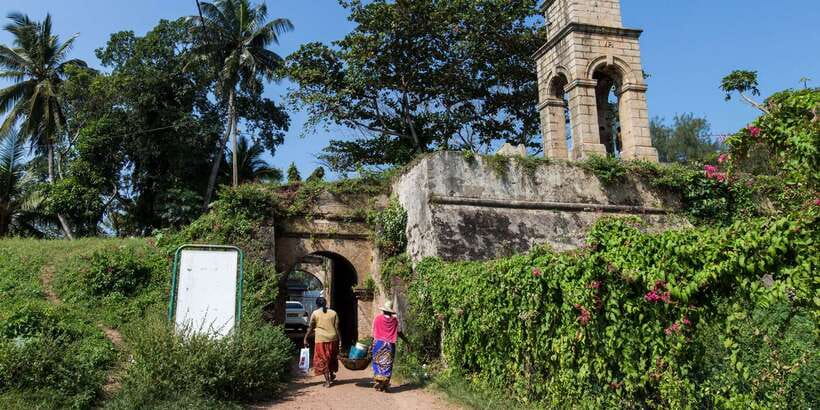 Negombo: Fishing Village Highlights Private Tour by Tuk Tuk - St. Mary’s Church and Negombo’s Catholic identity