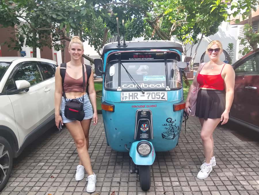 Negombo: Guided City Tour by Tuk Tuk with Hotel Pickup - Starting at Agurukaramulla Buddhist Temple