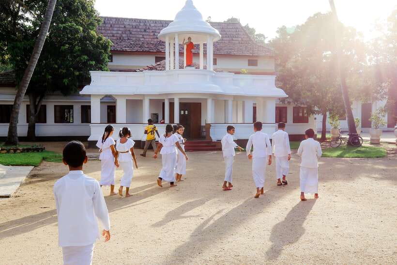 Negombo: Private Half-Day Tuk-Tuk Tour with Hotel Transfers - Main Street and the everyday town