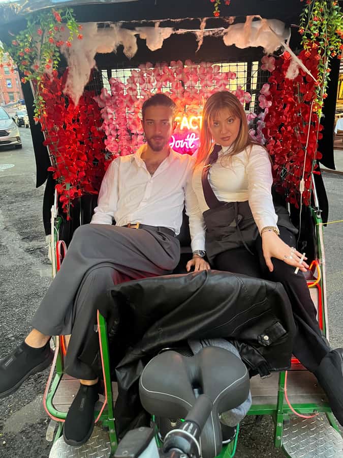 New York: Rockefeller Center Christmas Tree Pedicab Tour - Fifth Avenue’s famous holiday windows