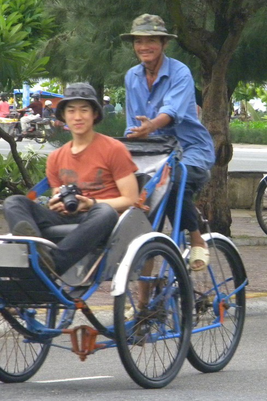 Nha Trang: Private 3-Hour Pedicab Tour - Crossing Tran Phu Bridge toward Xom Bong