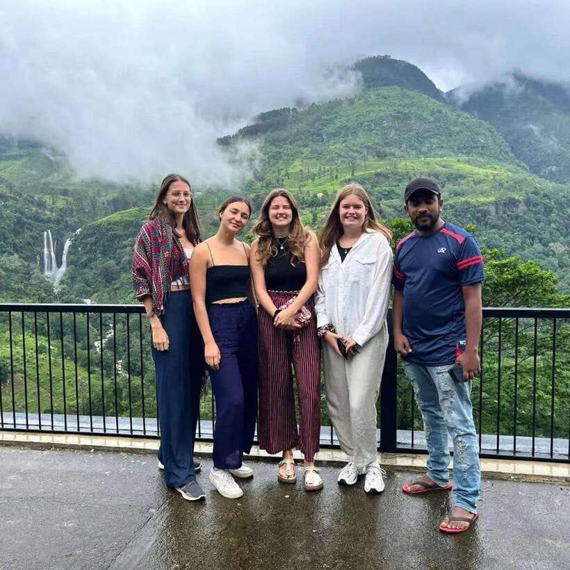 Nuwara Eliya: Tea Factory and Victoria Park Tour by Tuk Tuk - Nuwara Eliya Golf Club, racecourse, and colonial streets