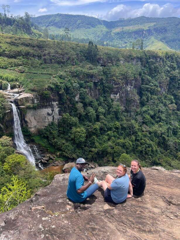 Nuwara Eliya Tuk-Tuk Tour Tea Picking,Tasting &Ramboda Falls - The winding road to tea country