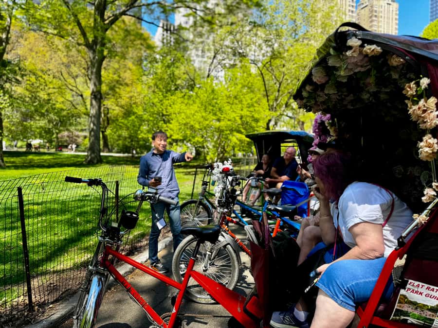 NYC: Central Park Storytelling Pedicab Tour with Theater - What the theatrical guide adds