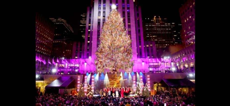 NYC Christmas Lights Tour: Heated Rickshaw Ride - Fifth Avenue windows, Saks lights, and Macy’s displays