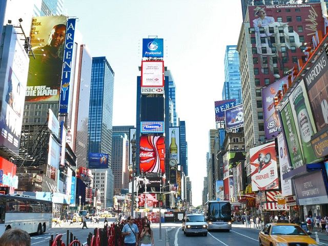 NYC Pedicab Tours: Central Park, Times Square, 5th Avenue - Hotels, clubs, and old New York names