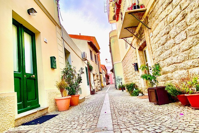 Olbia: Private Romantic Tuk-Tuk Tour - Starting at Molo Brin by the harbor