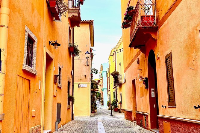 Olbia: Private Romantic Tuk-Tuk Tour - Along the waterfront and past the Monumento ai Caduti