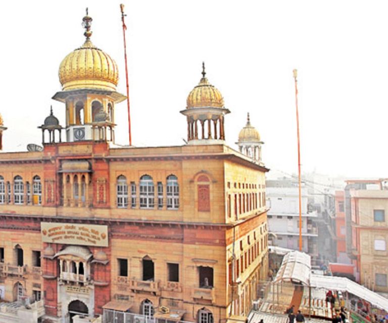 Old Delhi: 3-Hour Private Tuk-Tuk/Rickshaw Ride Tour - Gurudwara Sis Ganj and the meaning of langar