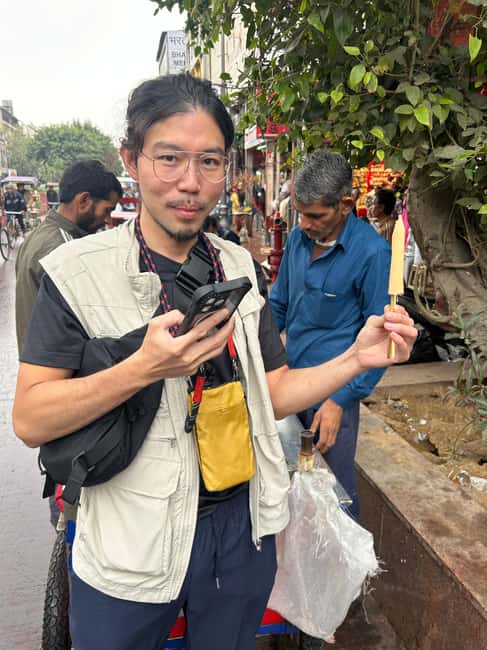 Old Delhi Famous Private Street Food & Tuk-Tuk Tour - Jama Masjid adds a major landmark
