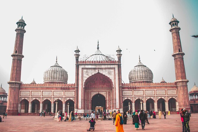 Old Delhi Walk, Jama Masjid, Spice Market, Sikh Temple & Rickshaw Ride - Chawri Bazar and the first taste of Old Delhi