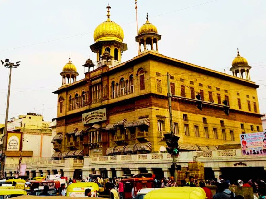 Old Delhi: Walking Tour with Tuk Tuk Ride & Snacks (Español) - Naughara’s short lane walk