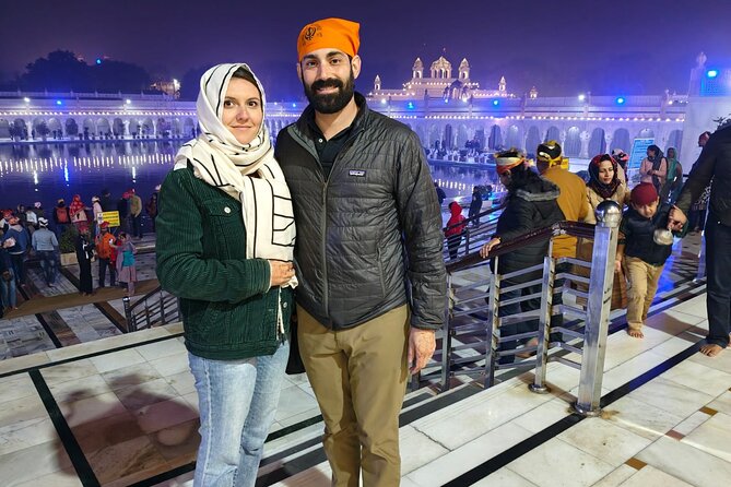 Old & New Delhi Private Tour - Female Guide & Rickshaw - Connaught Place for shopping and souvenirs