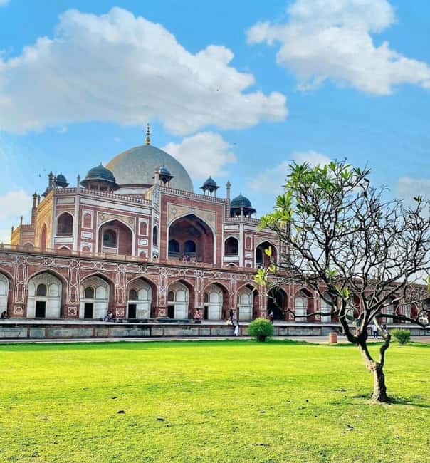 Old & New Delhi Private Tuk Tuk Tour with Street Food - Key points at a glance