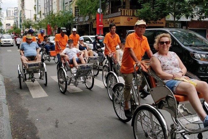 One hour cyclo tour around Saigon - Independence Palace and the end of the war