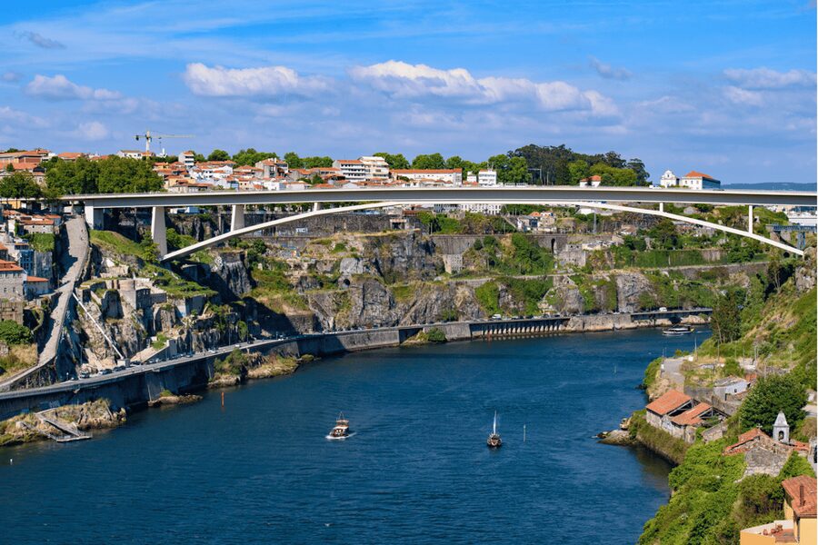Oporto Tuk Tuk Tour: Among bridges and mysteries - 1.30h - Dom Luís I, Porto’s famous bridge