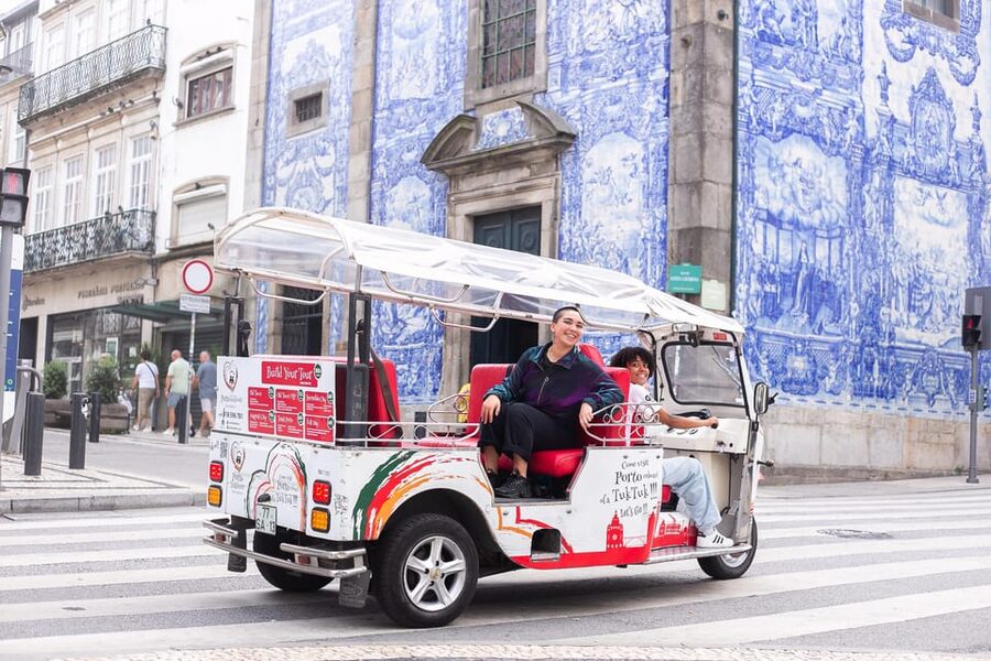 Oporto Tuk-Tuk Tour: Fast, Fun & Flexible – 1H to Full Day! - Why a tuk-tuk makes sense in Porto
