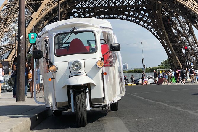 Original Paris E-TukTuk Tour - Starting at Concorde and heading toward the Eiffel Tower