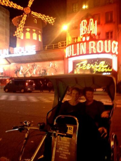 Paris Tuk-Tuk: 2, 4 or 6H First Highlights & Parisian Areas