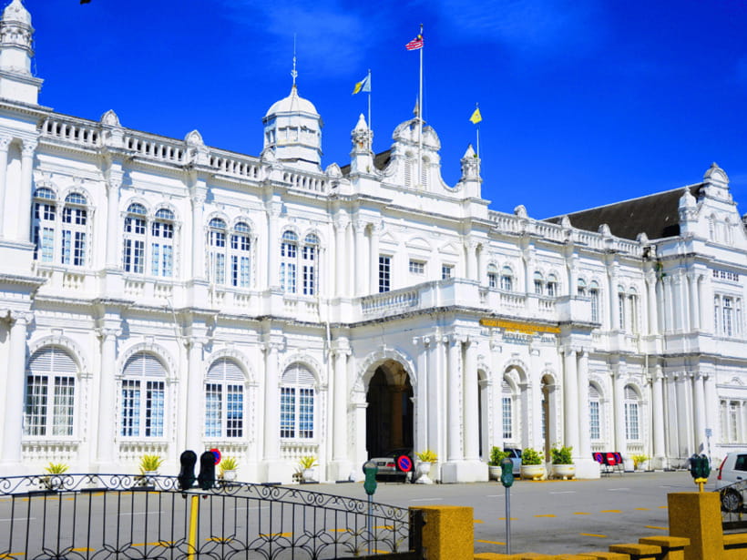 Penang: Trishaw Ride and Hawker Center Food Tour - Should you book the trishaw and food tour?