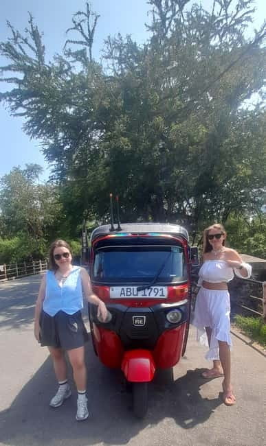 Personal Guided Colombo City Tour by Tuk Tuk - All Inclusive - Colombo Fort and the city’s older center