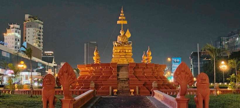 Phnom Penh: City Sights Evening or Half day Tour by Tuk Tuk - Monuments that explain modern Cambodia