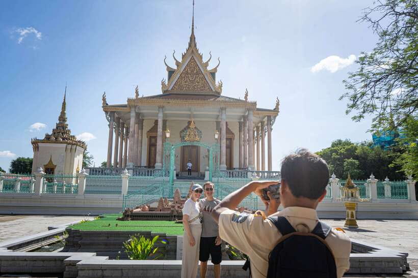 Phnom Penh City & Silk Island Full Day Tour by Tuk Tuk - Independence Monument, a short photo stop