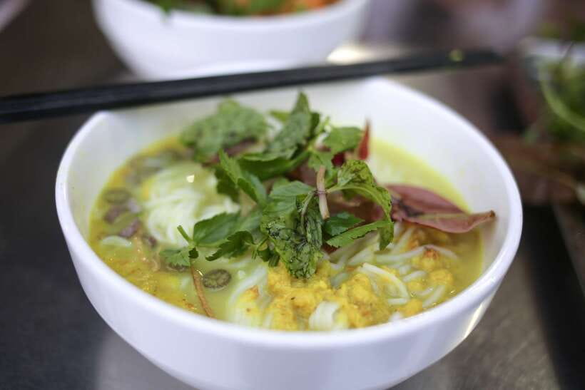 Phnom Penh: Culinary Underground Local Food Tuk-Tuk Tour - Why this tuk-tuk food tour works in Phnom Penh